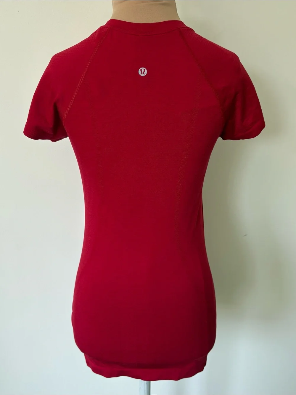 Lululemon Swiftly Tech Red Short-Sleeve Athletic Workout T-Shirt EUC Size 4